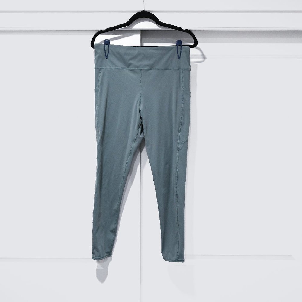 Vuori High-Rise Performance Leggings - Sage Green